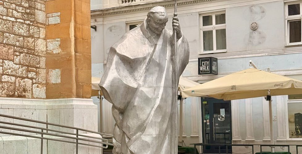pope john paul ii statue in sarajevo